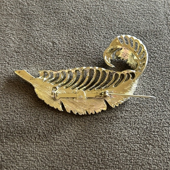 Vintage Rhinestone Feather Brooch - Picture 5 of 7